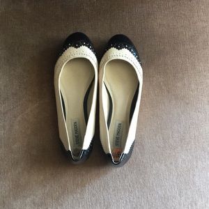 Steve Madden black and cream flats!